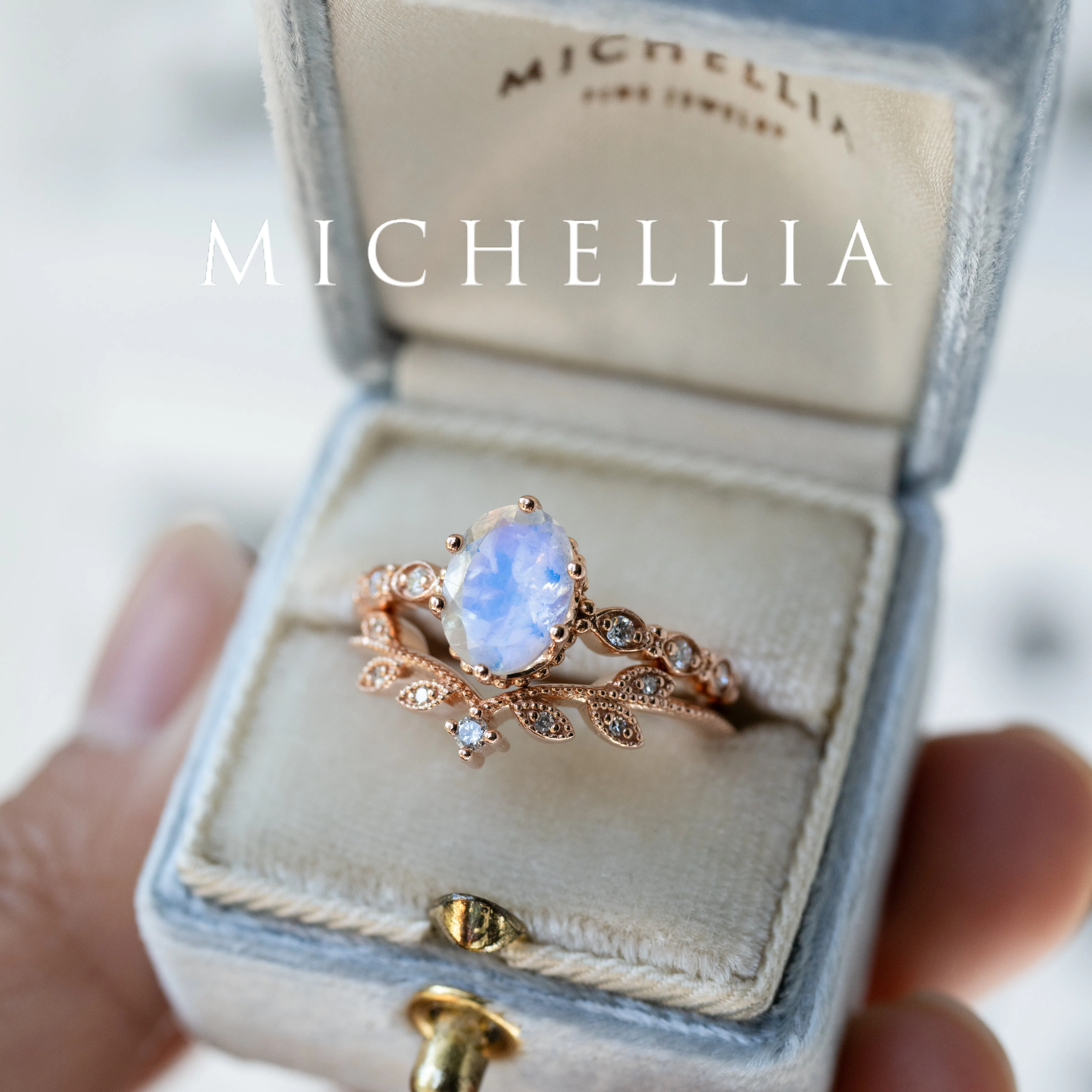 [Evelina] Vintage Classic Crown Oval Engagement Ring in Natural Australian Opal