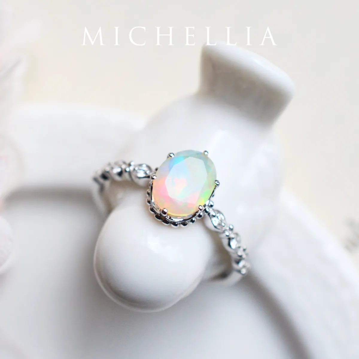 [Evelina] Vintage Classic Crown Oval Engagement Ring in Natural Australian Opal